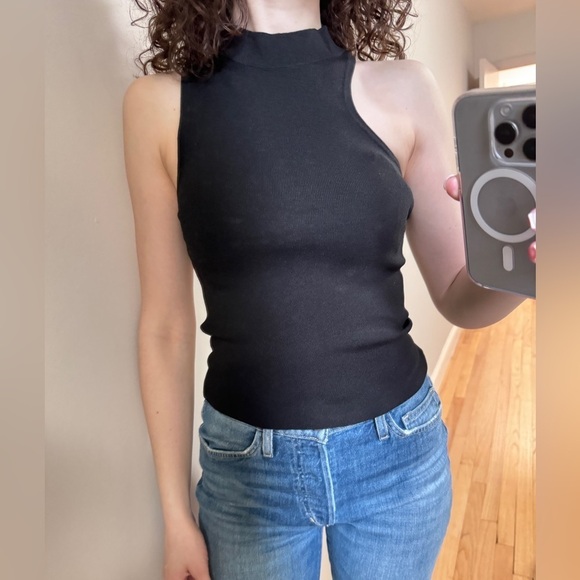 Mango Tops - Mango Shoulder cut out Top in Size xs